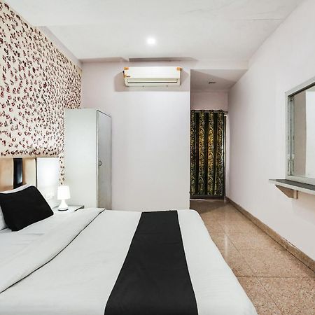 Hotel O Crystal อาเมดาบัด ภายนอก รูปภาพ
