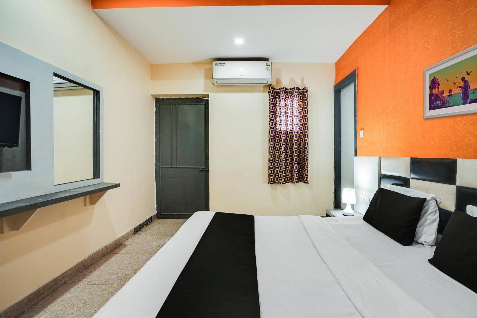 Hotel O Crystal อาเมดาบัด ภายนอก รูปภาพ