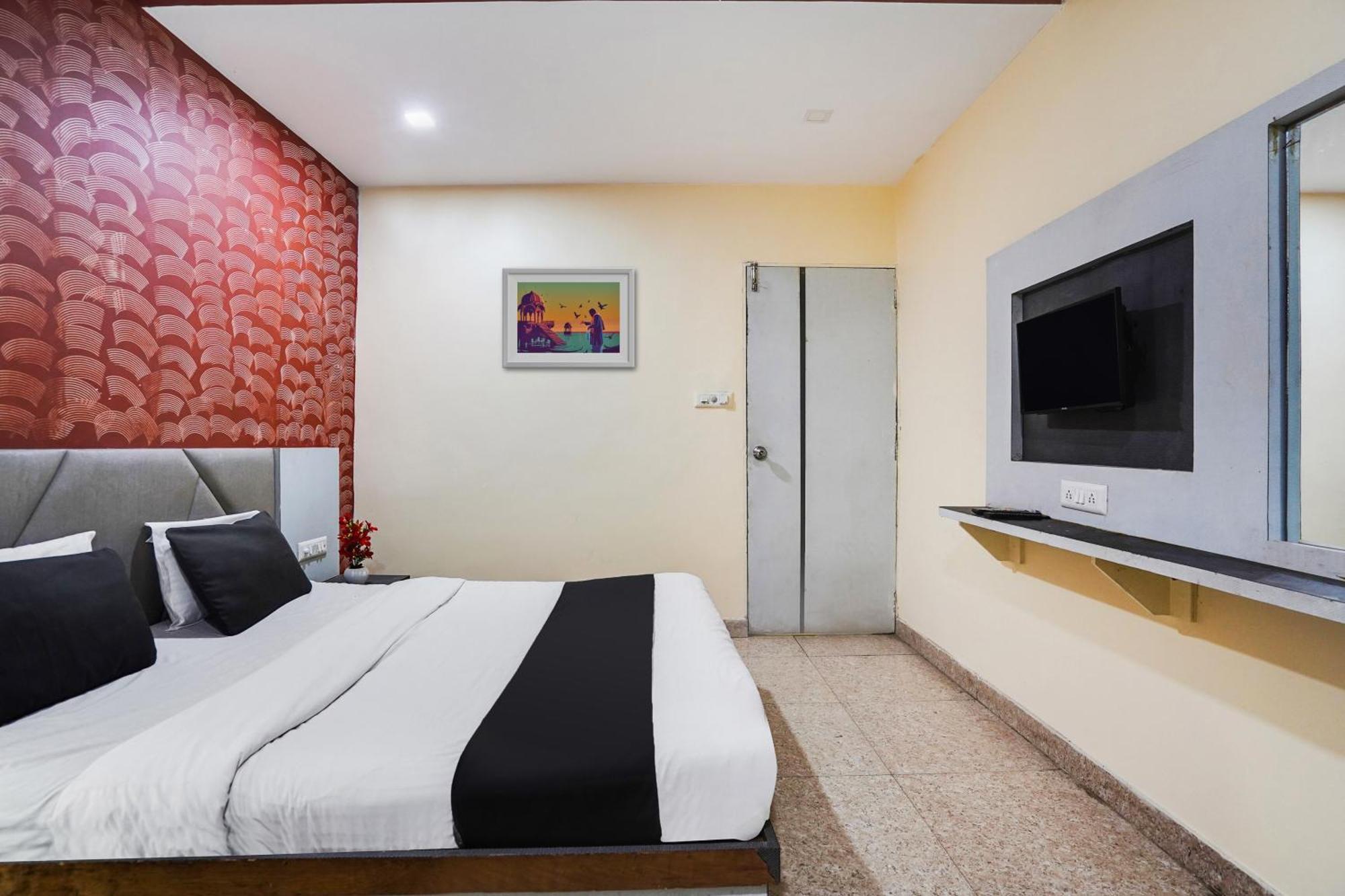 Hotel O Crystal อาเมดาบัด ภายนอก รูปภาพ